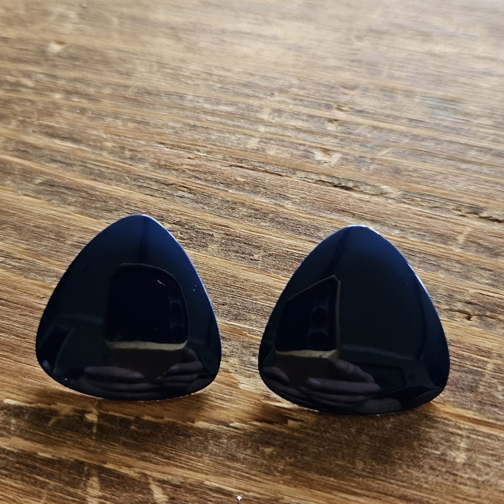 Elegant Black Earrings